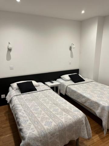 Chambre Lits Jumeaux avec Salle de Bains Privative